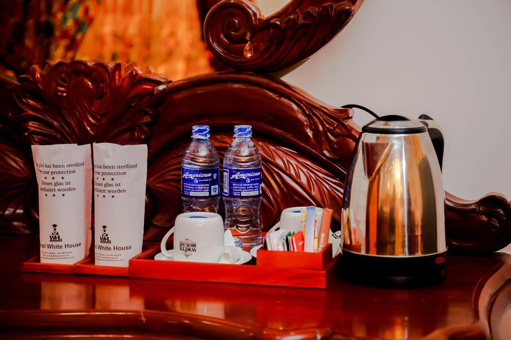 Hotel White House Anuradhapura Ngoại thất bức ảnh