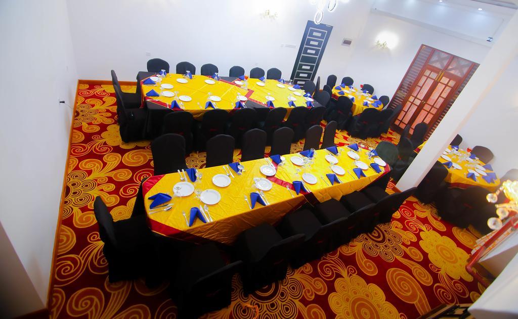 Hotel White House Anuradhapura Ngoại thất bức ảnh
