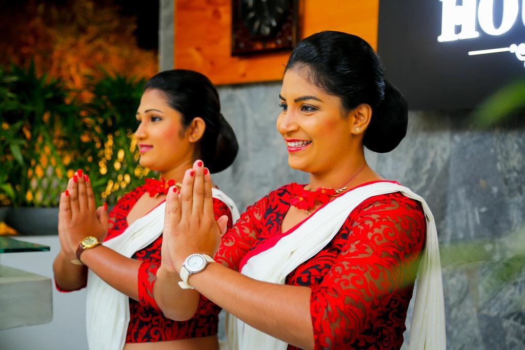 Hotel White House Anuradhapura Ngoại thất bức ảnh